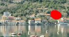 Объект 23008.  Участок со старым каменным   домом на второй линии, в 45 метрах от моря.